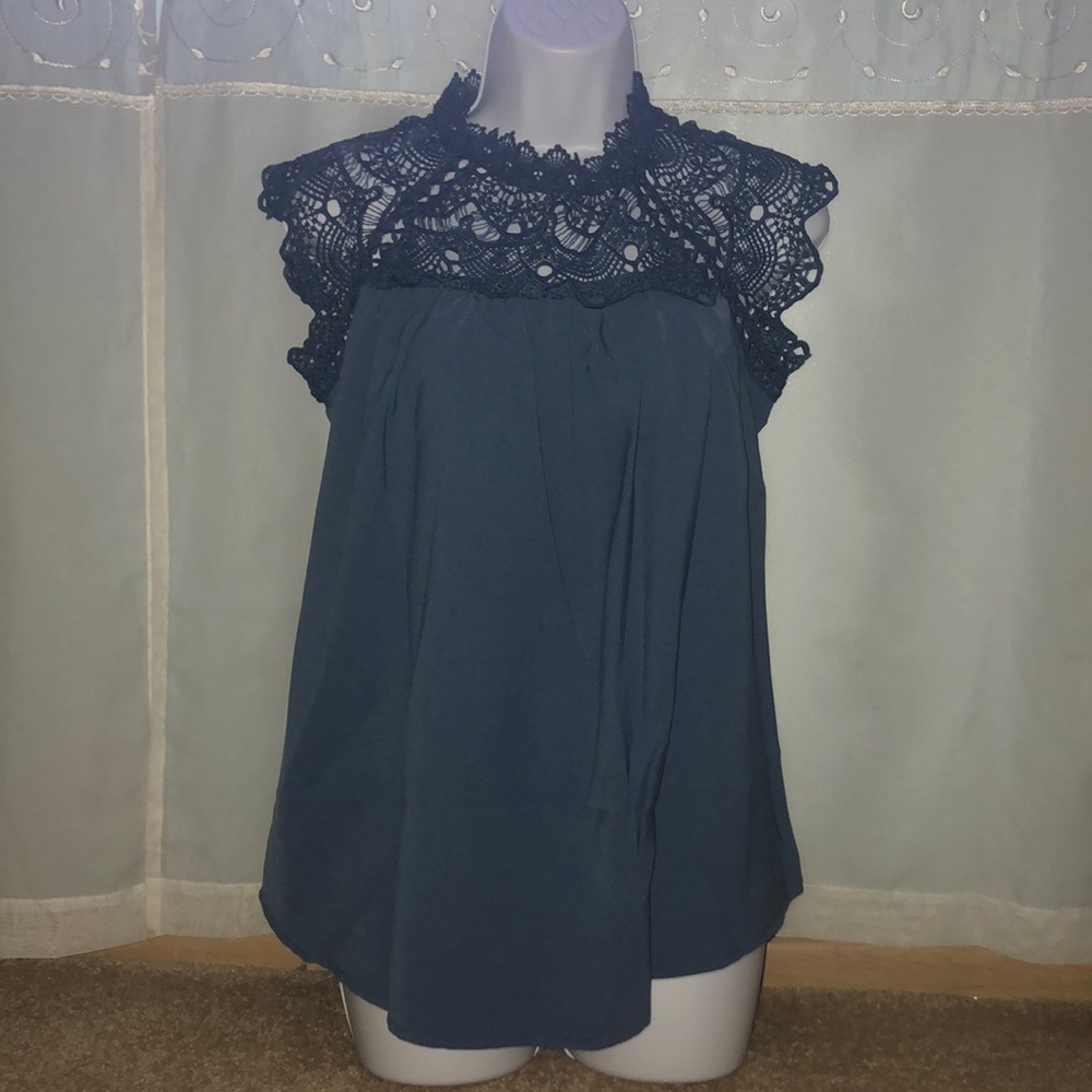 HPx3🎉1 LEFT💙Blue Crotchet Lace-Sliced Blousy Top - Picture 4 of 7